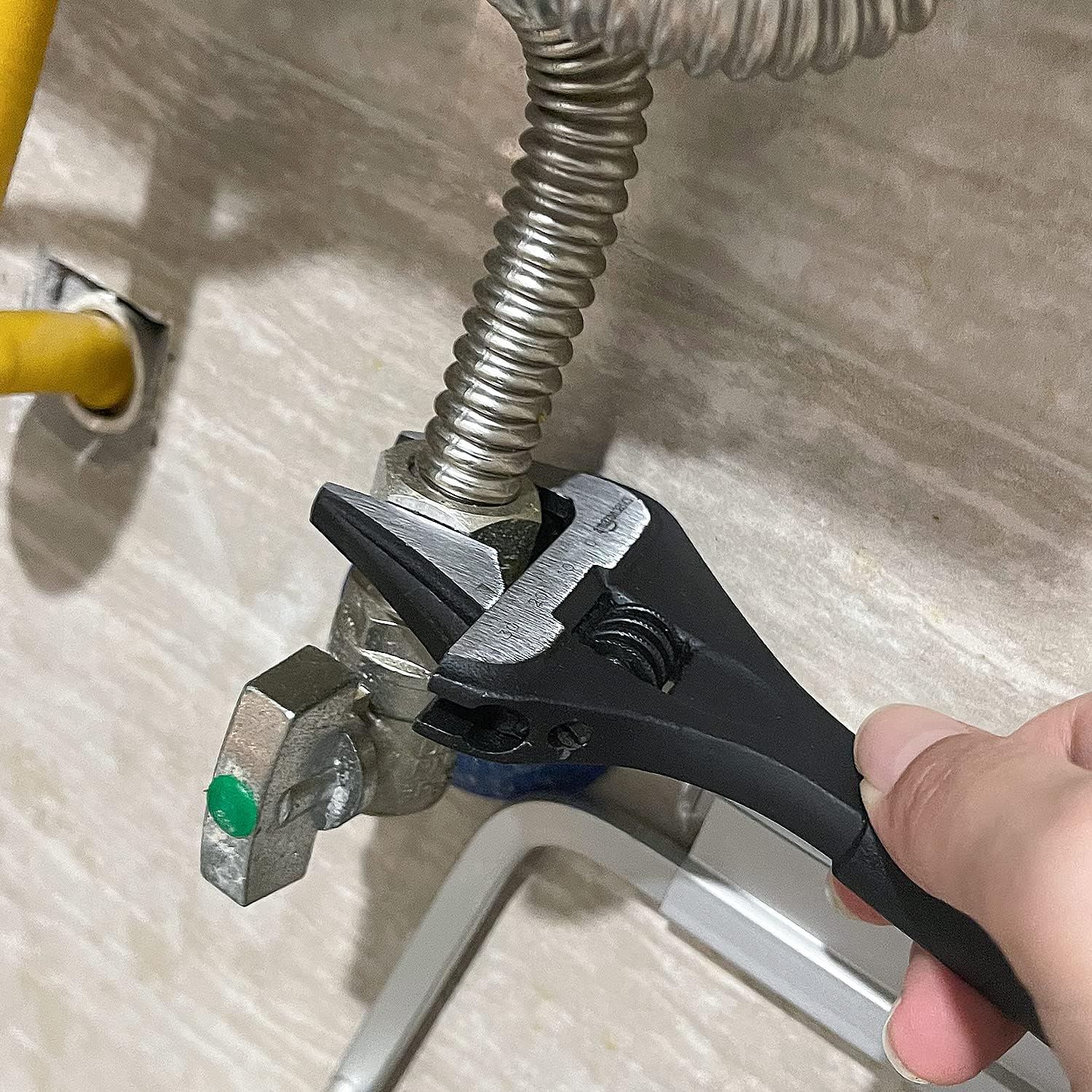 amazon basics clé à mâchoire large réglable pour plomberie avec poignée souple, 16,1 cm de long x 7,2 cm de large x 1,5 cm de haut amazon basics clé à mâchoire large réglable pour plomberie avec poignée souple, 16,1 cm de long x 7,2 cm de large x 1,5 cm de haut